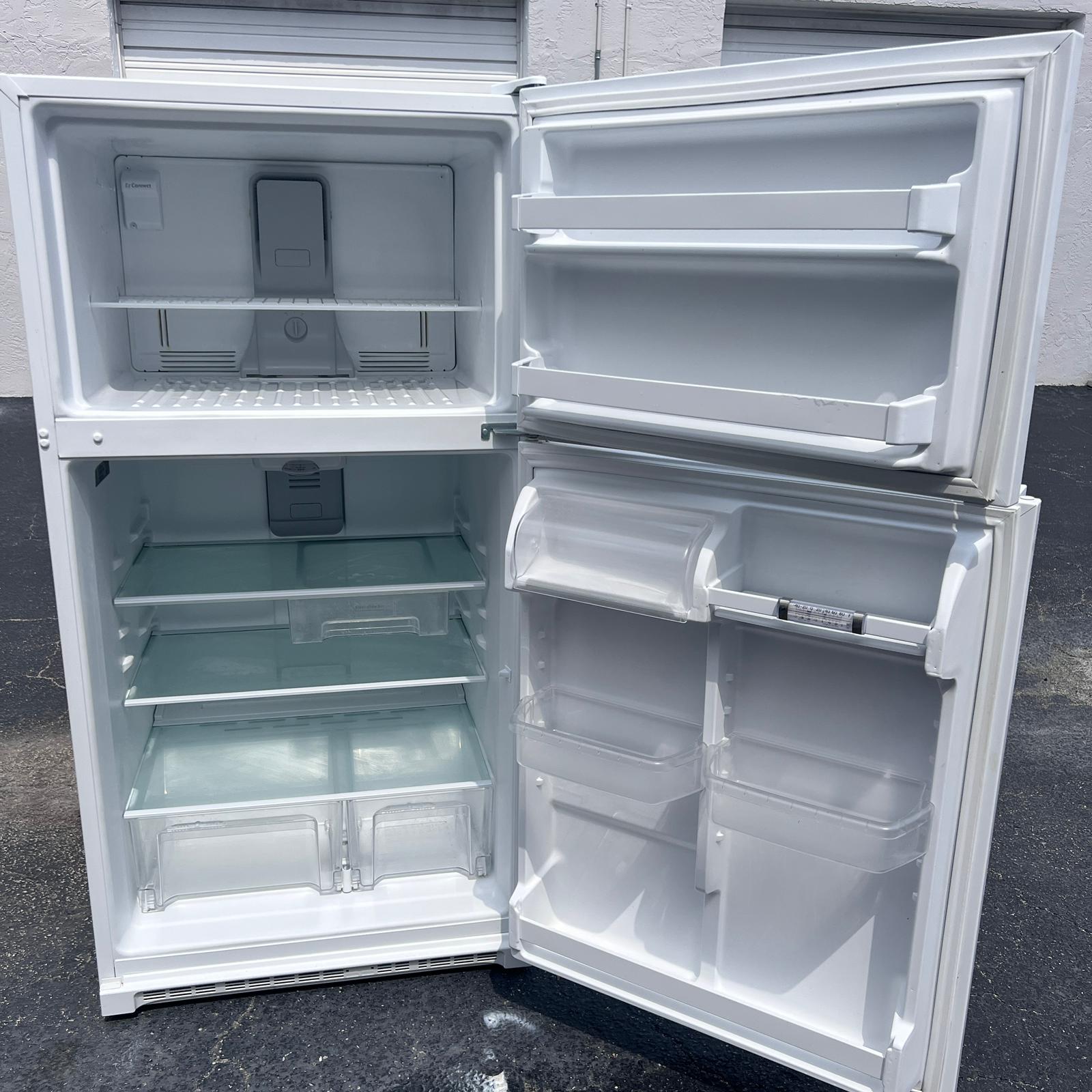 Whirlpool Top and Bottom Refrigerator Whirlpool Top and Bottom Refrigerator